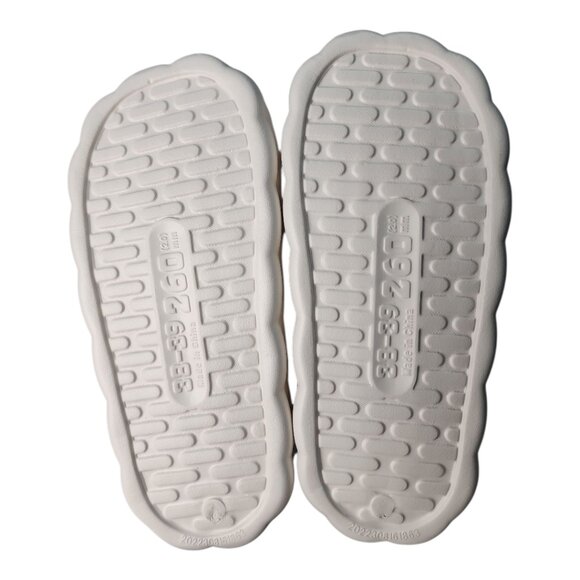 NWOT Sanrio Hello Kitty Women's plush slippers Sz 7.5-8 Comfy Soft Cozy - Picture 6 of 6